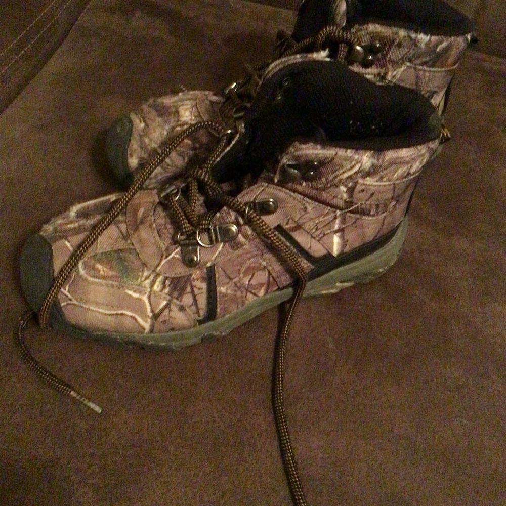 Ozark Trail Boys Youth Size 3 Camo Hikers